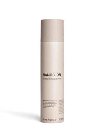 Nine Yards Hands-on Texturizing Spray 300ml Hos Frisøren   Baronen